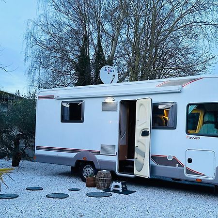 Terrain De Loisirs En Plein Centre De Lievin Camping Car Exteriér fotografie