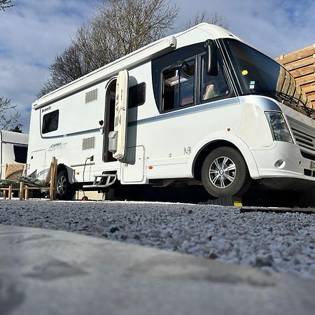 Terrain De Loisirs En Plein Centre De Lievin Camping Car Exteriér fotografie