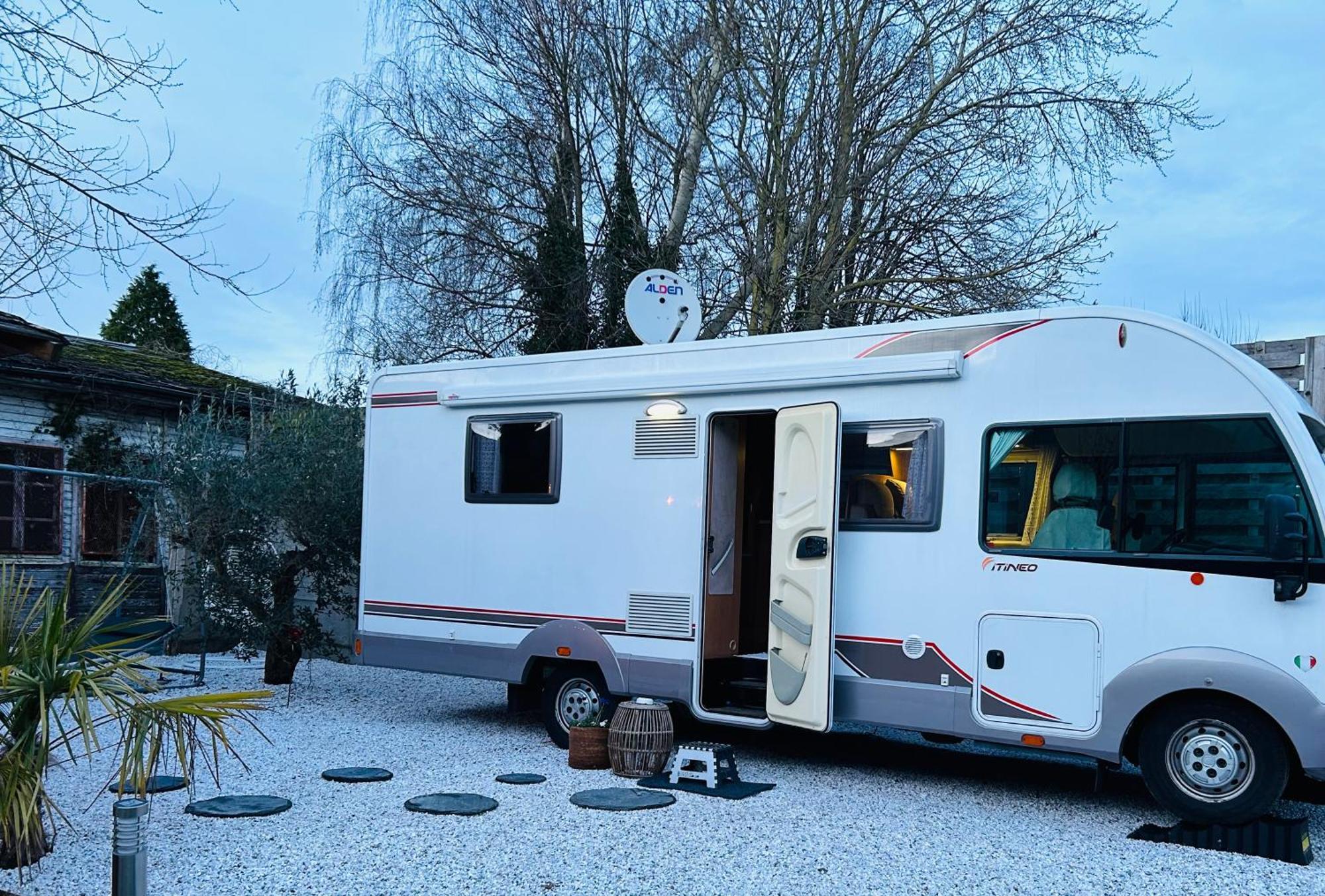 Terrain De Loisirs En Plein Centre De Lievin Camping Car Exteriér fotografie